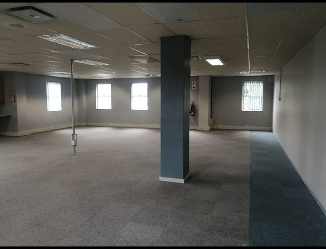 196M² OFFICE TO LET IN WESTVILLE